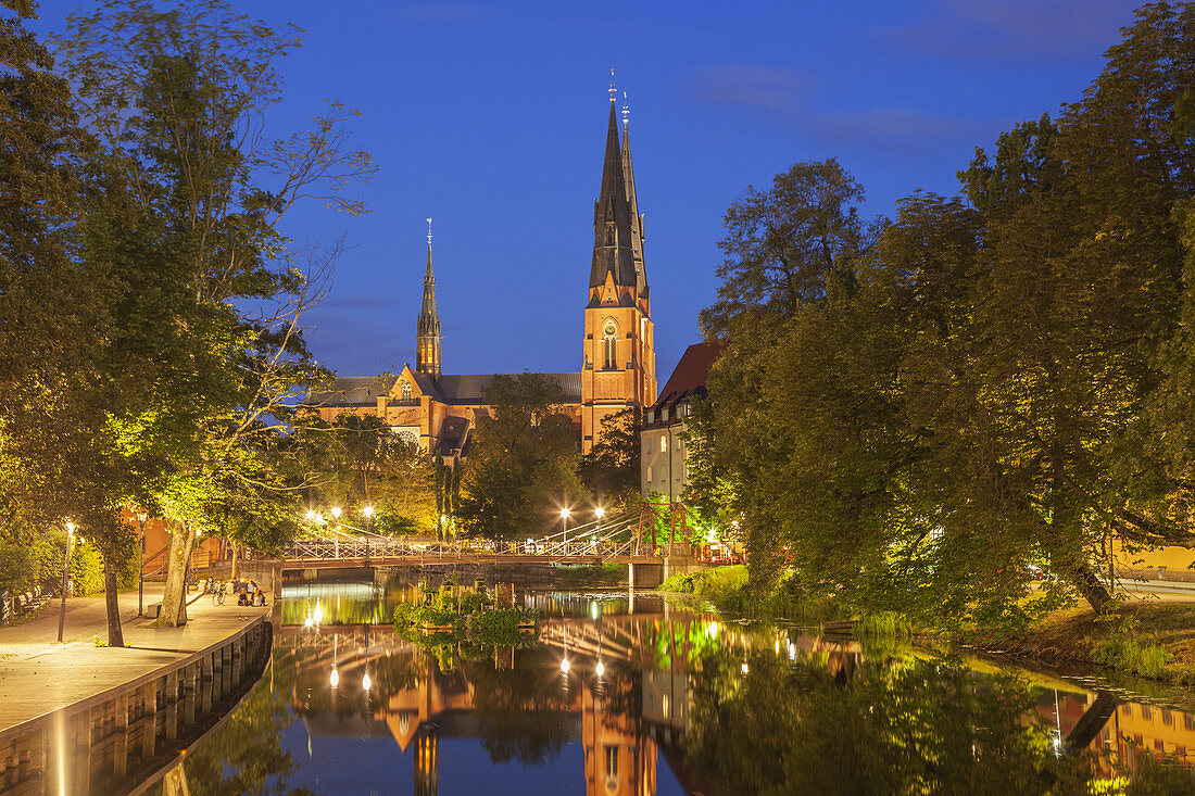 Der gotische Dom St. Erik in Uppsala am Fyrisån, Uppland, Uppsala län, Südschweden, Schweden, Skandinavien, Nordeuropa, Europa