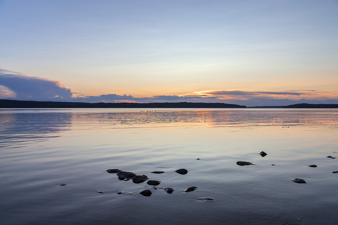 Blick auf den Mälarsee, Uppland, Stockholms län, Südschweden, Schweden, Skandinavien, Nordeuropa, Europa