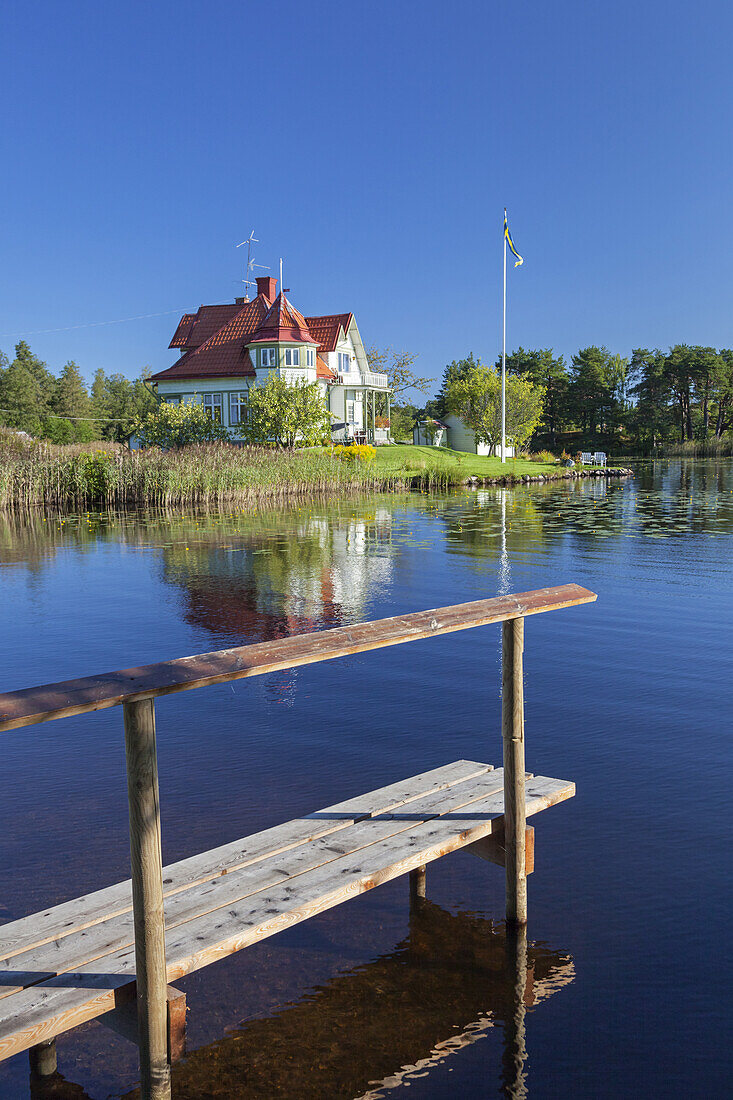 Houses by the Göta Canal in Forsvik, Västergötland, Götaland, South Sweden, Sweden, Scandinavia, Northern Europe, Europe
