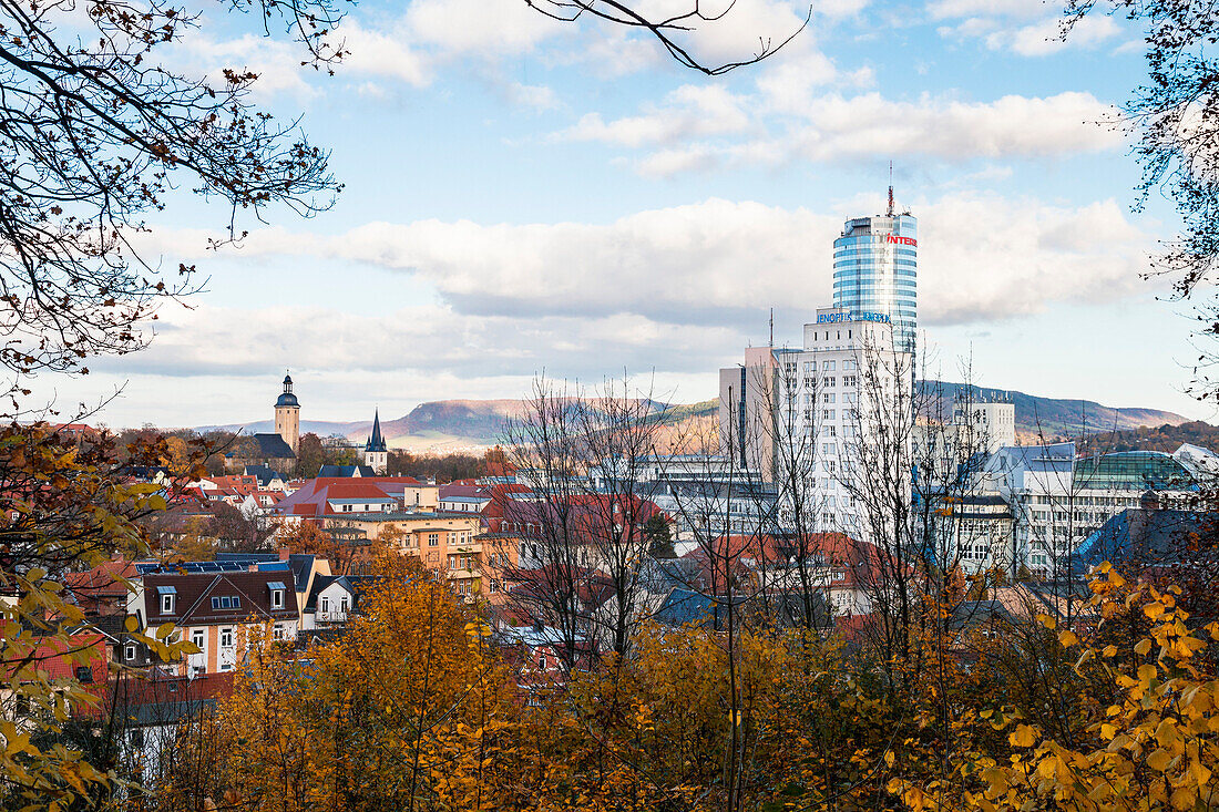 Jena mit Jentower im Herbst, Thüringen, Deutschland, Europa