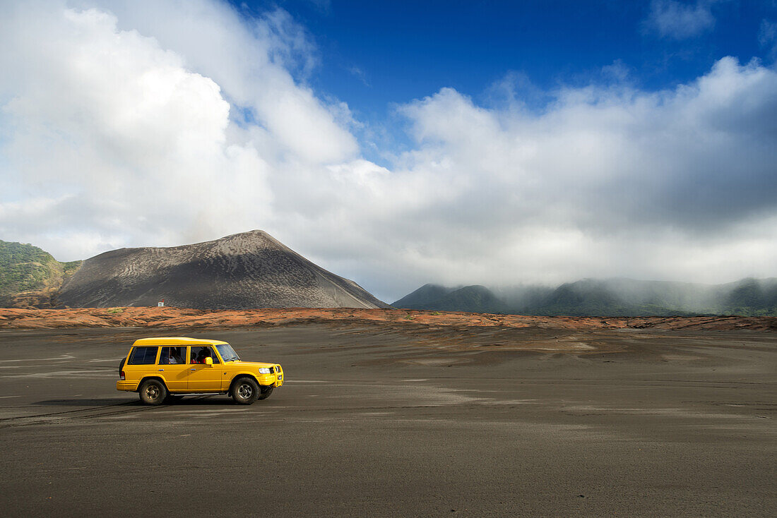 4WD vehicle on the way to the active volcano Yasur on the island of Tanna
