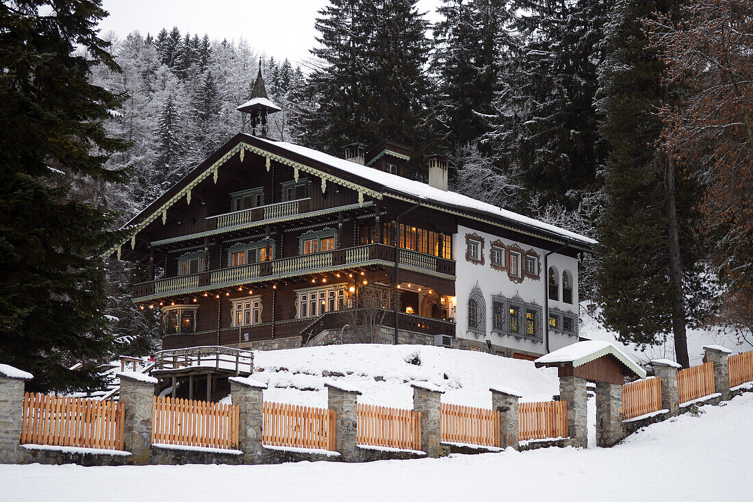Das Kandaharhaus in St. Anton beinhaltet das Skimuseum und ein Restaurant