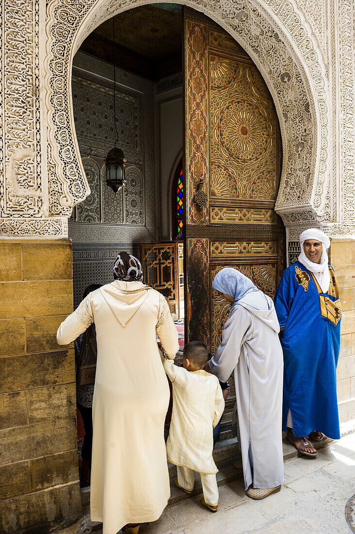 Eingang zu einer Moschee, Souk, Fes, Marokko