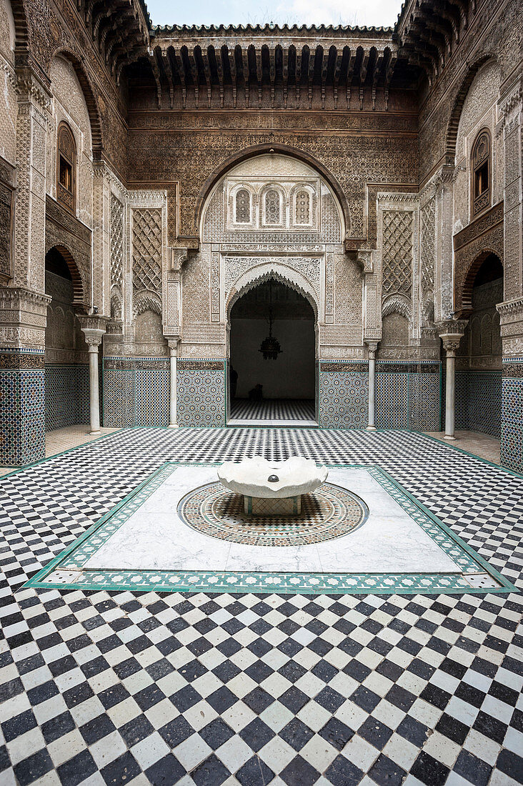 Innenhof der Koranschule Medersa Attarine,  Fes, Marokko