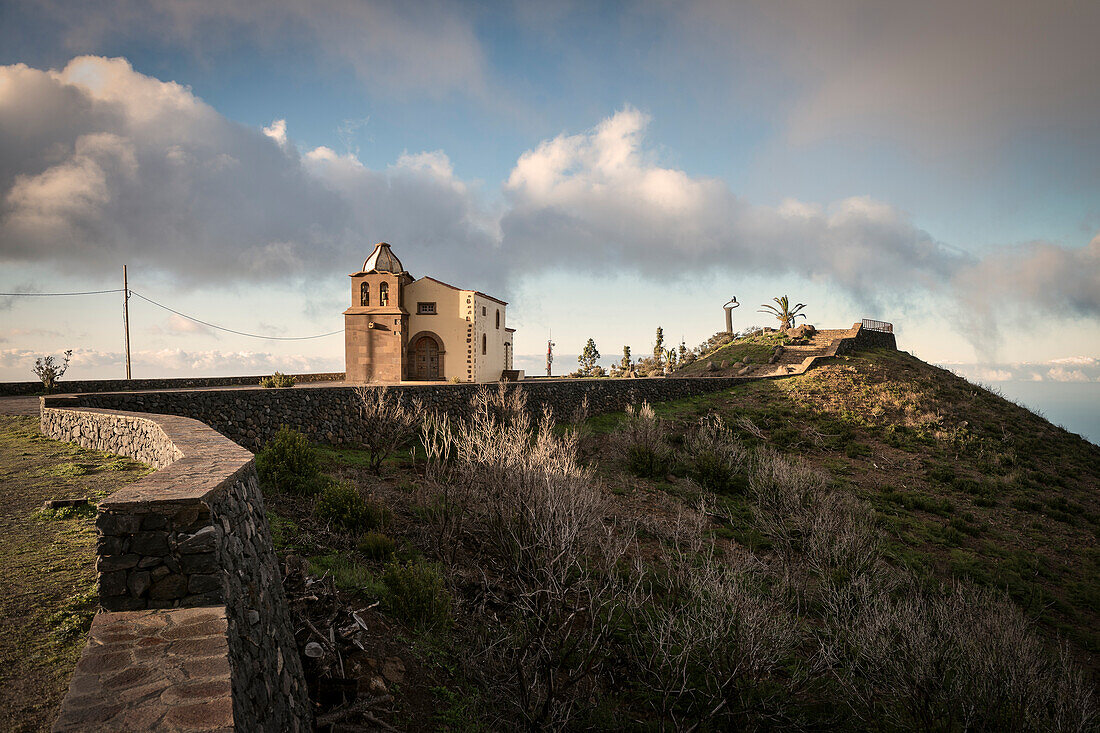 kleine Kapelle im Morgenlicht im Nationalpark Parque Nacional de Garajonay, La Gomera, Kanarische Inseln, Kanaren, Spanien