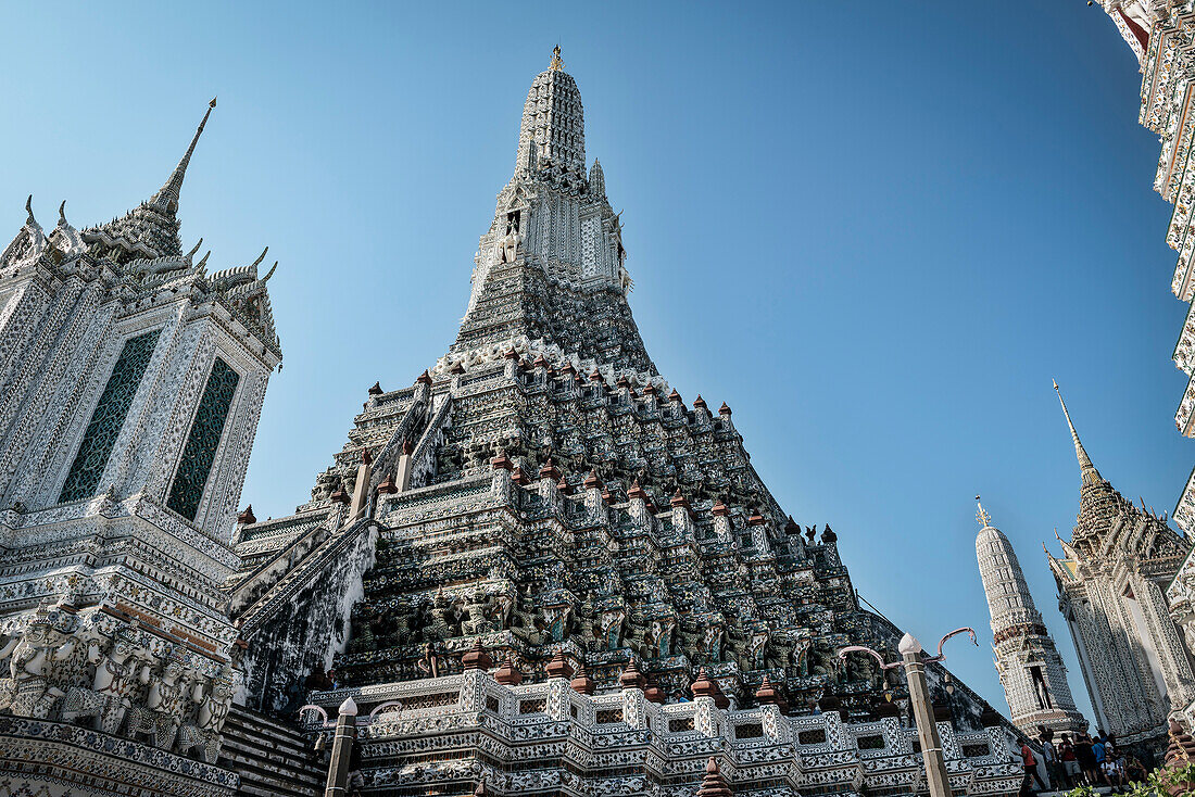 Schrein und Pagode im Tempel Wat Arun, Bangkok, Thailand, Südost Asien