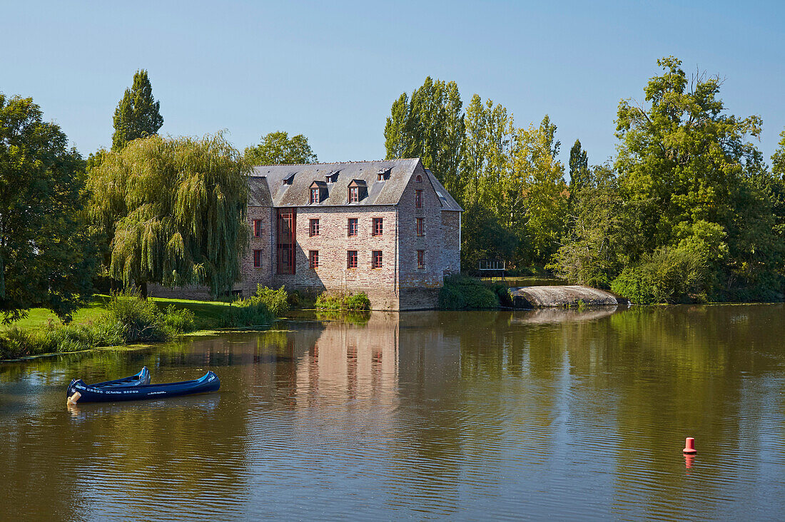 Old mill at Pont-Réan, River, La Vilaine, Departement Ille-et-Vilaine, Brittany, France, Europe