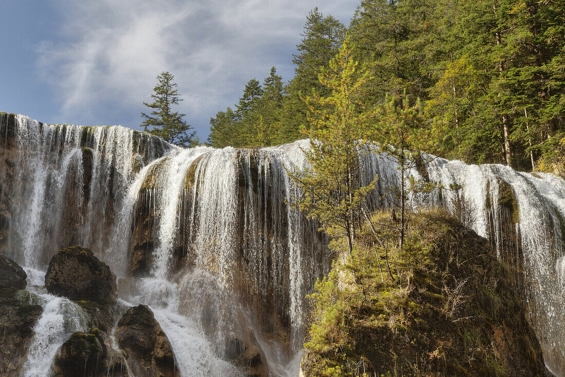 View of waterfall, Pearl Shoal Waterfall, Rize Valley, Jiuzhaigou N.P., Min Mountains, Aba Tibetan Qiang Autonomous Prefecture, Sichuan Province, China, October