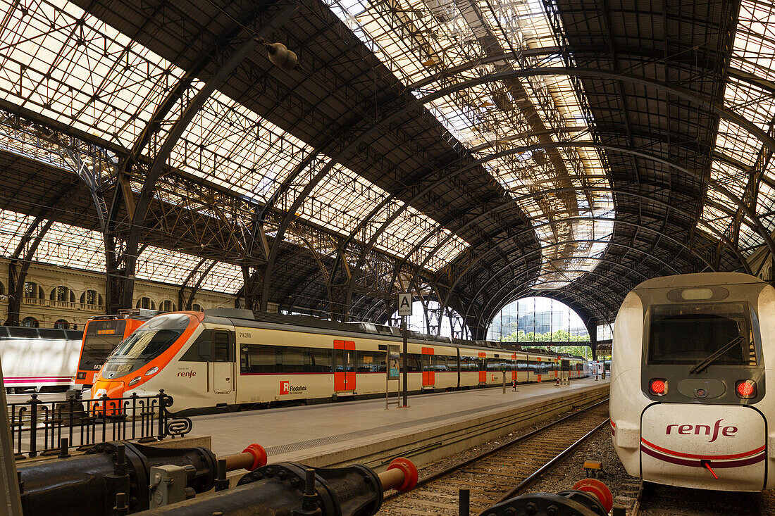 Estacio de Franca, Bahnhof, Nahverkehrszüge, Barcelona, Katalonien, Spanien, Europa