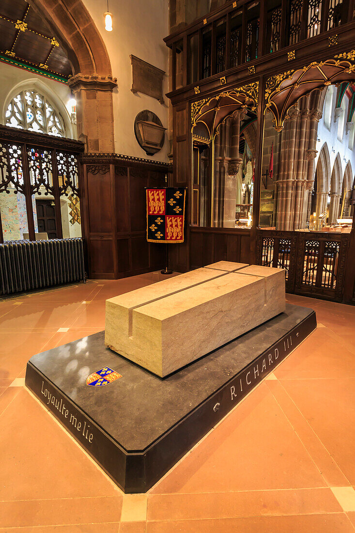 Stone tomb of reinterred King Richard III (Third), Leicester Cathedral, Leicester, Leicestershire, England, United Kingdom, Europe