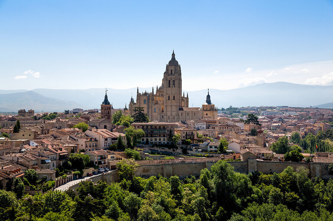 The imposing Gothic Cathedral of Segovia dominates the city, Segovia, Castilla y Leon, Spain, Europe