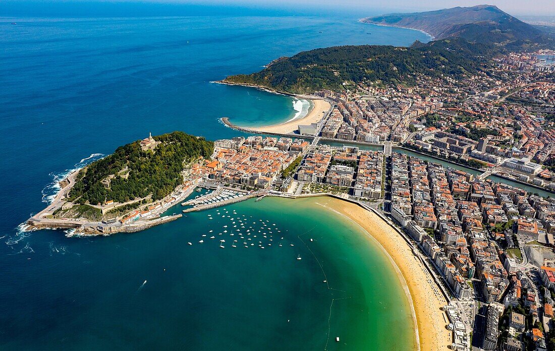 Luftaufnahme. Bucht von La Concha. Donostia. San Sebastian. Gipuzkoa. Baskenland. Spanien.