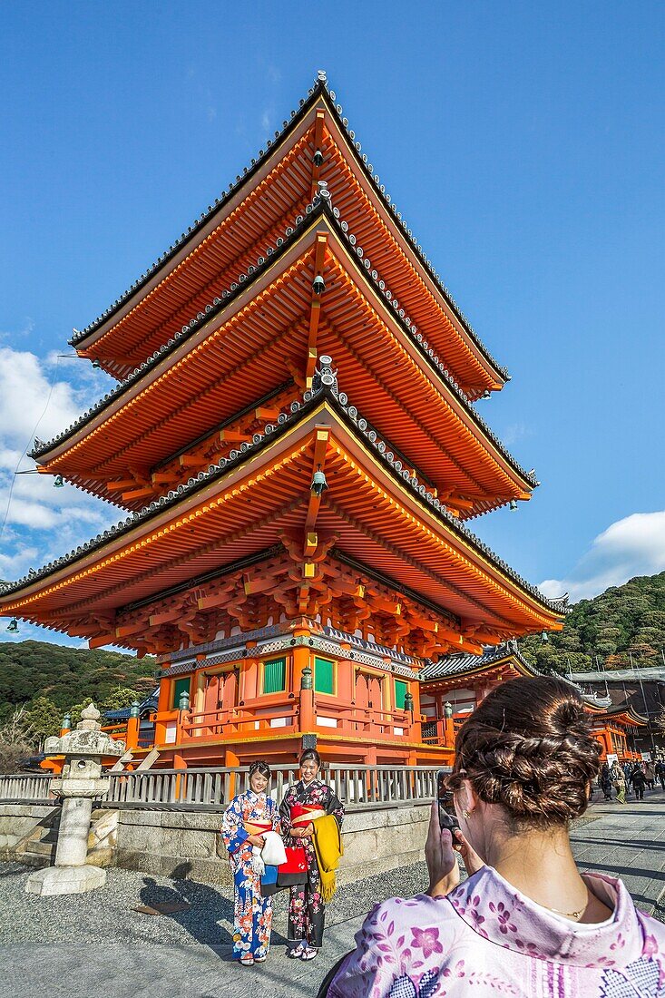 Japan, Kyoto City, Three Story Pagoda,Otow-san, Kiyomisu Dera.