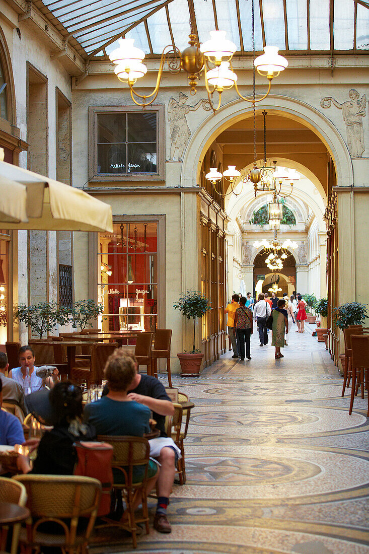 Terrasse. Galerie Vivienne. Paris. Frankreich.