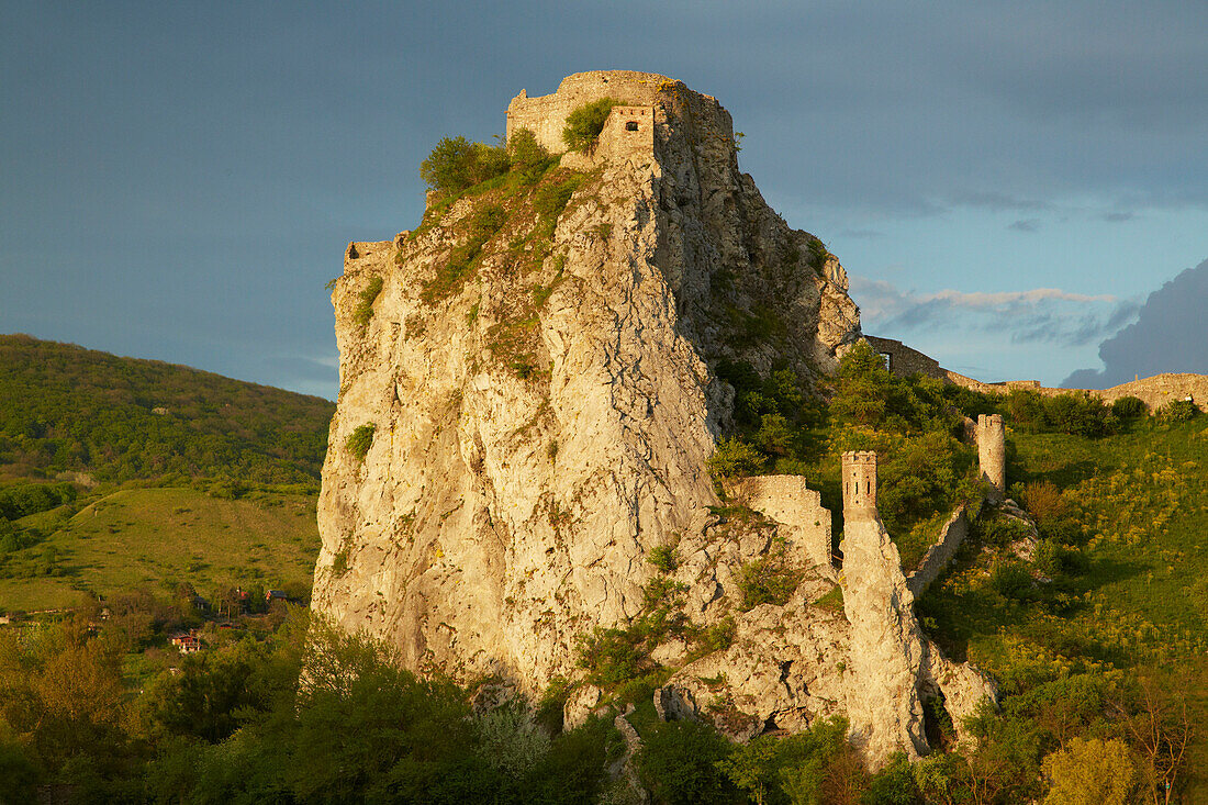 Burg Theben über Devín , Donau , Slowakei , Europa