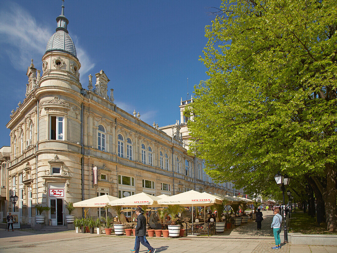 Theater Sava Ognjanov in Russe (Pyce) am Pl. Svoboda (Freiheitsplatz) , Bulgarien , Europa