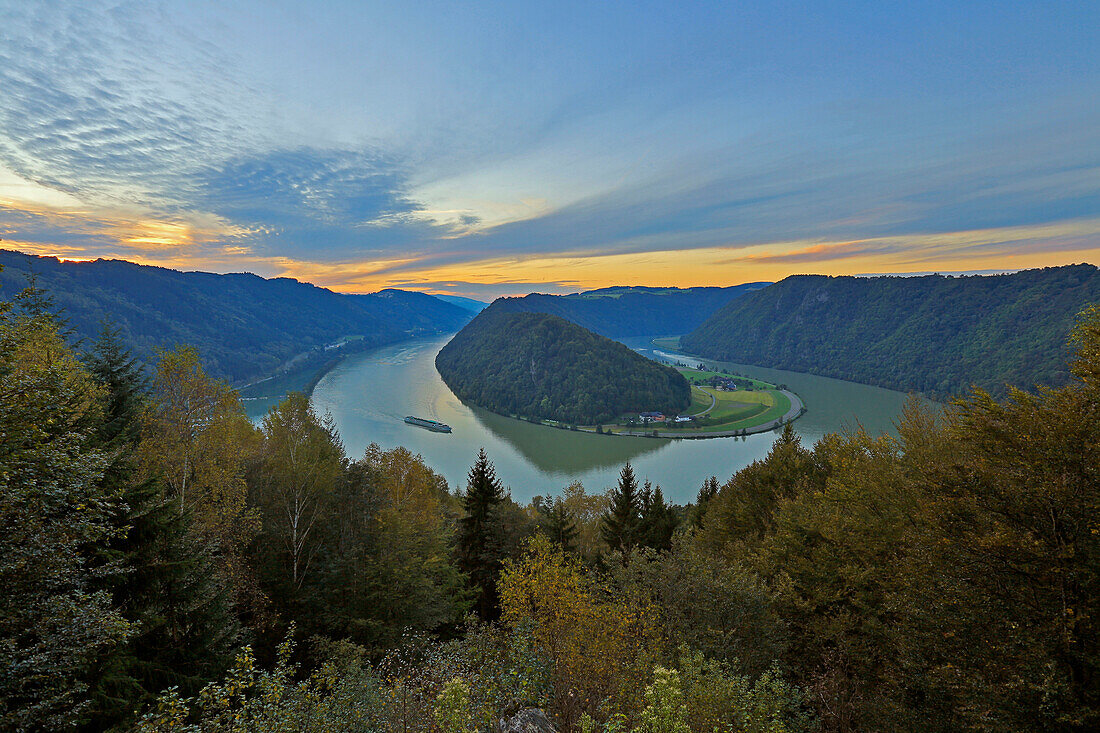 View at sunset over the sling of the river Danube at Schlögen , Schlögener Schlinge , River Danube , Oberösterreich , Upper Austria , Austria , Europe