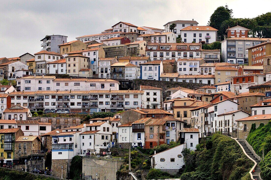 Lastres, Llastres Asturian and officially, is a parish and a fishing village belonging to Colunga, located in the eastern part of the Principality of Asturias. Spain.