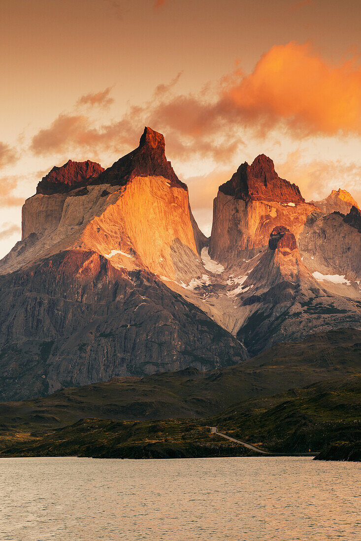 Chile, Magallanes Region, Torres del Paine National Park, Lago Pehoe, landscape, dawn.