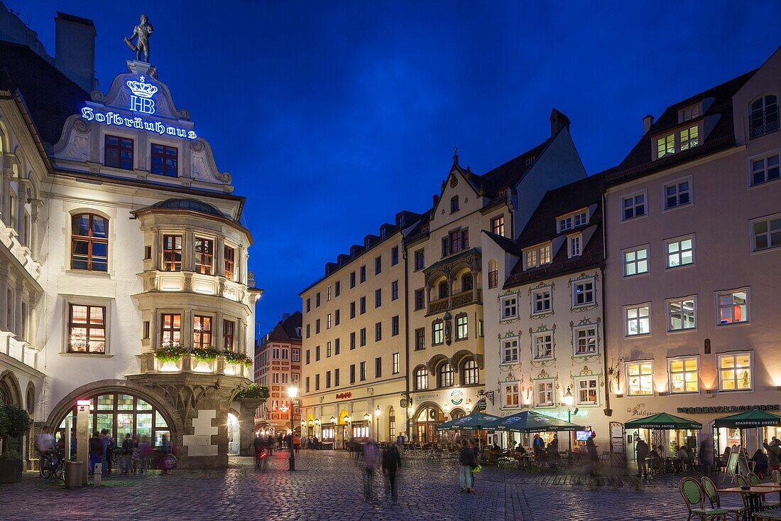 Germany, Bavaria, Munich, Hofbrauhaus, oldest beerhall in Munich, built in 1644, exterior.
