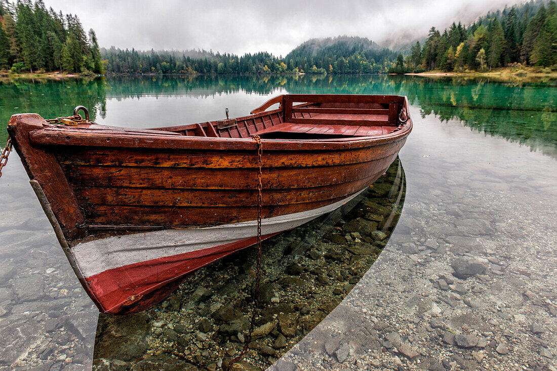 wooden boat at Tovel lake.