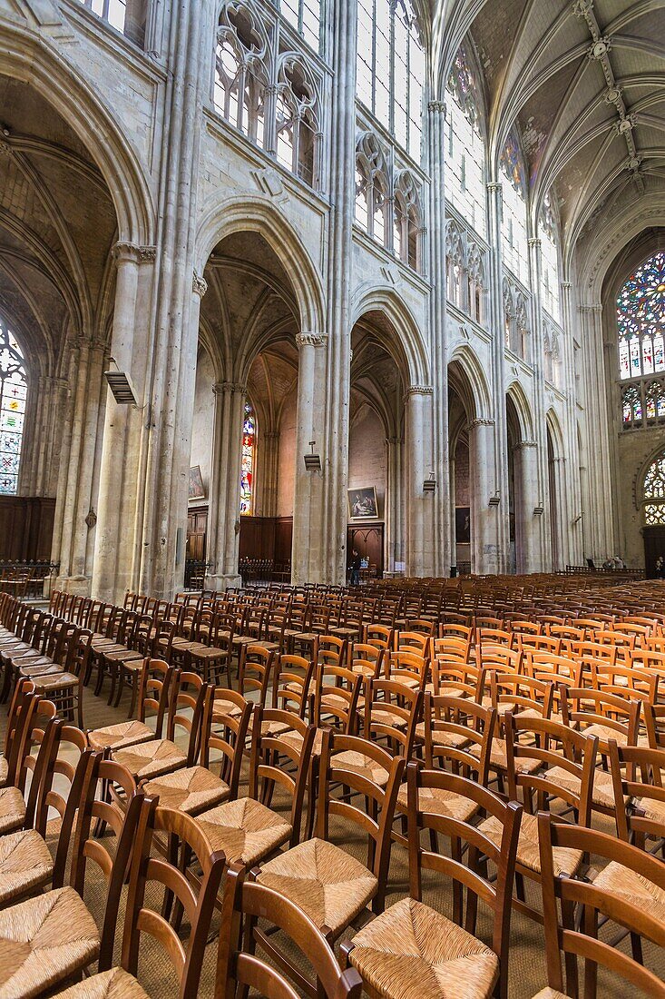 Pews and impressive columns in the Saint Gatien´s Cathedral in Tours, Indre-et-Loire, France, Europe