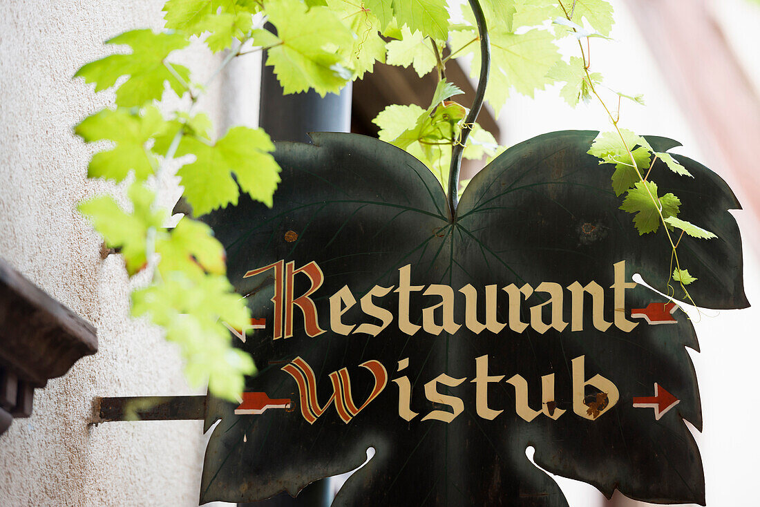 Restaurantschild, Weinstube, Colmar, Elsass, Frankreich