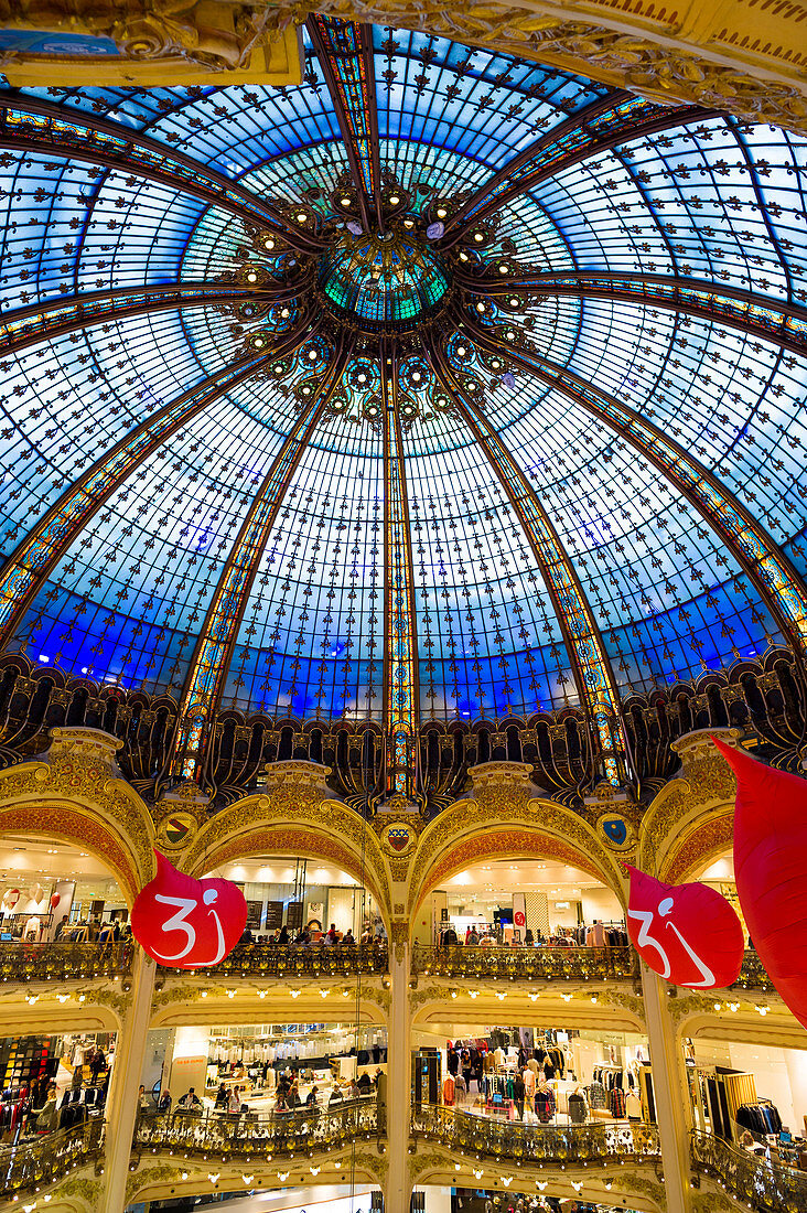 Art Nouveau dome, Galeries Lafayette, Paris, Ile-de-France, France