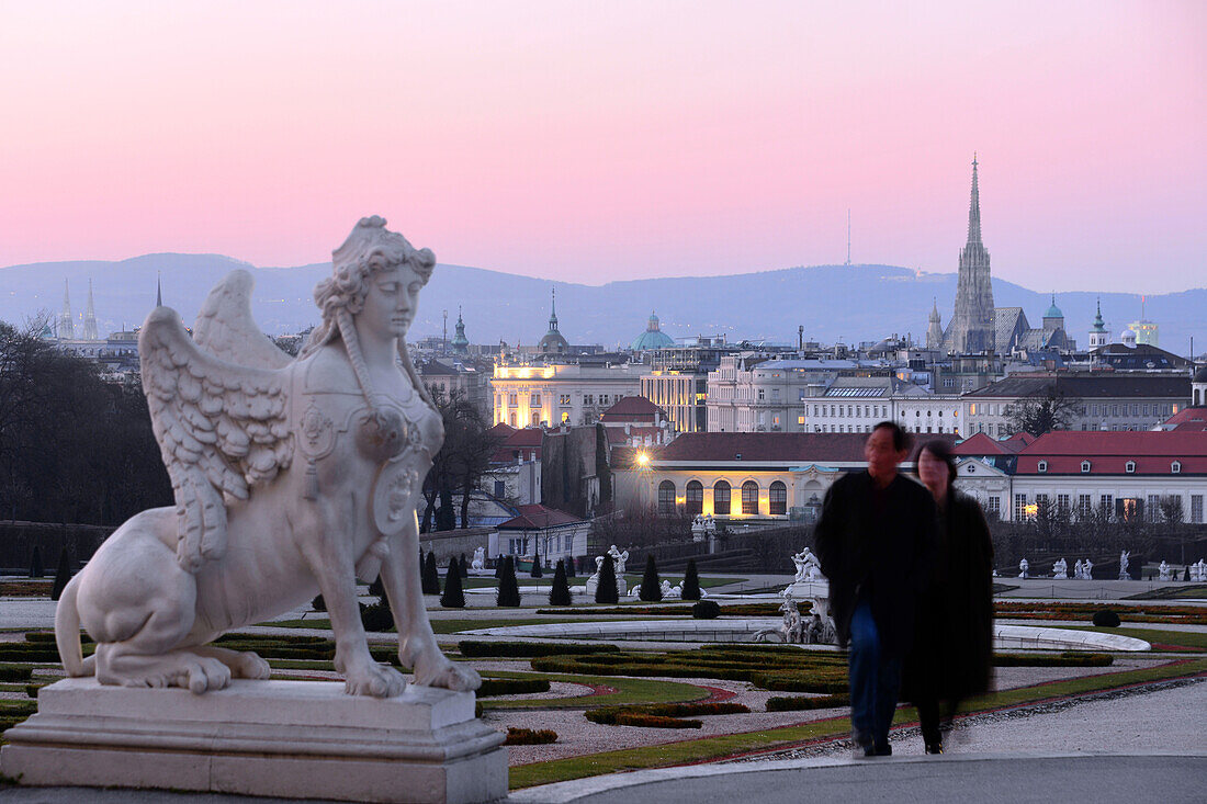 Blick vom Schloß Belvedere auf die Innenstadt, 4. Bezirk, Wien, Österreich