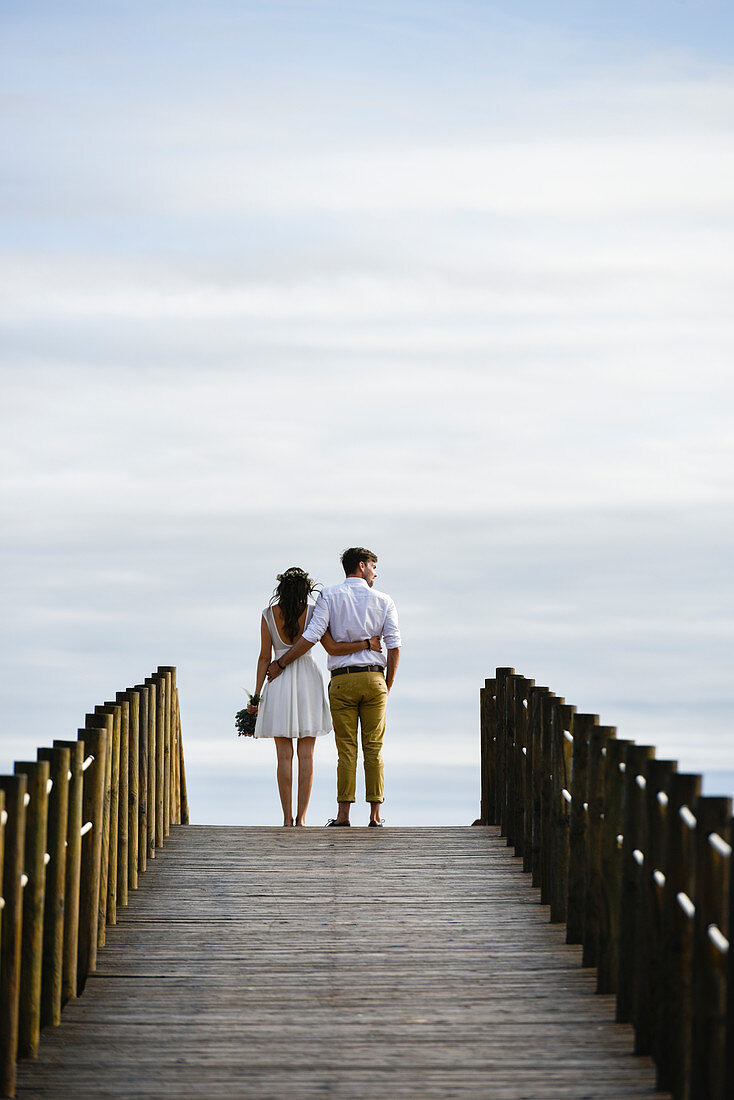 Brautpaar bei Hochzeit am Strand von Vale do Lobo, Algarve, Portugal