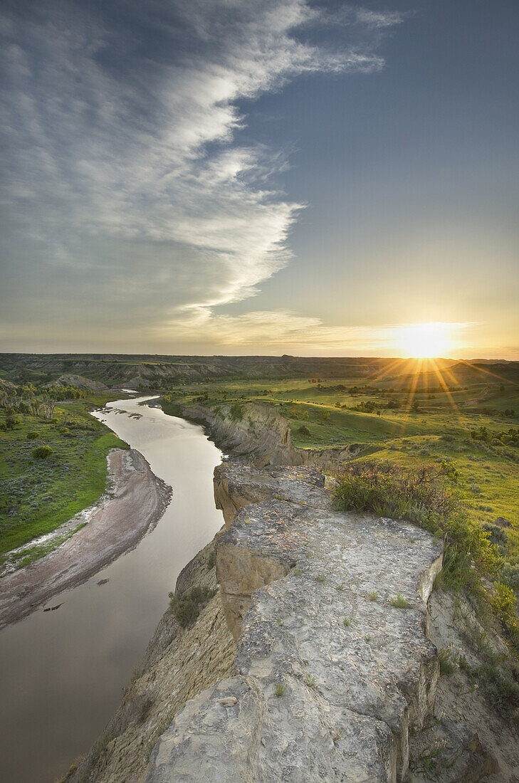 Sunset over the Little Missouri River, Theodore Rossevelt National Park, North Dakota.