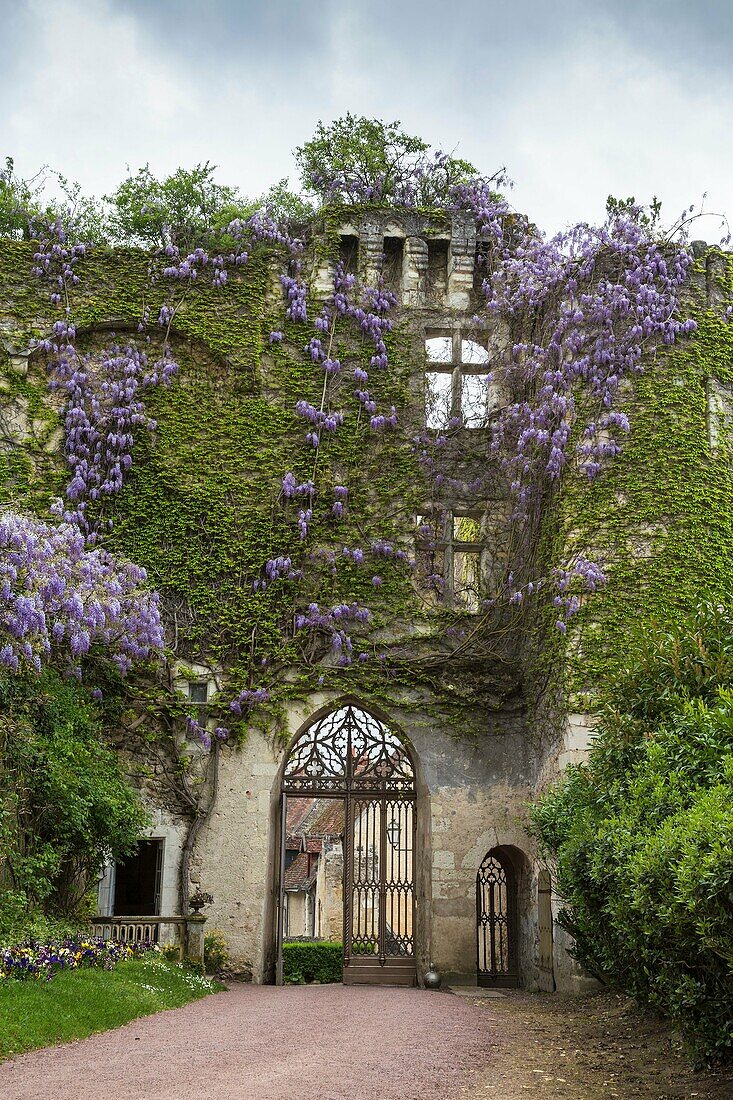 Entrance to the Château de Montrésor (Montrésor Castle), Indre-et-Loire, France, Europe