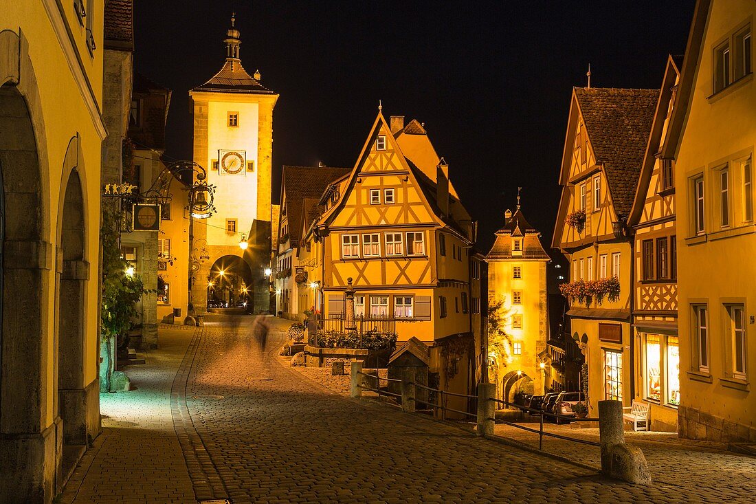 View from ´Plönlein´ (Little Square) towards Siebersturm (Siebers Tower) in Rothenburg ob der Tauber at night, Bavaria, Germany, Europe