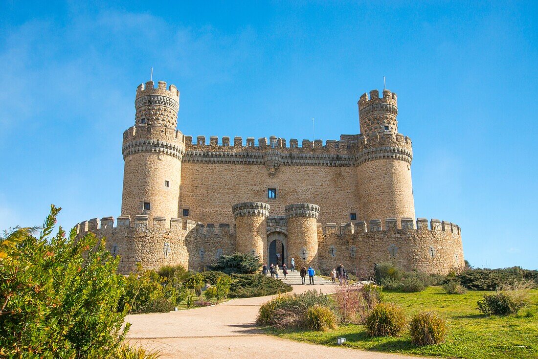 Fassade der Burg. Manzanares El Real, Provinz Madrid, Spanien.