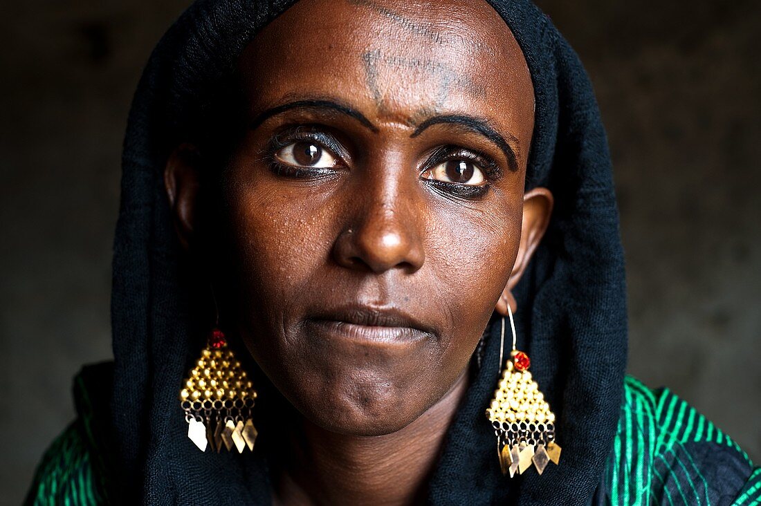 Woman belonging to the Afar tribe ( Afar state, Ethiopia). She is her husband first wife in a polygamous marriage.