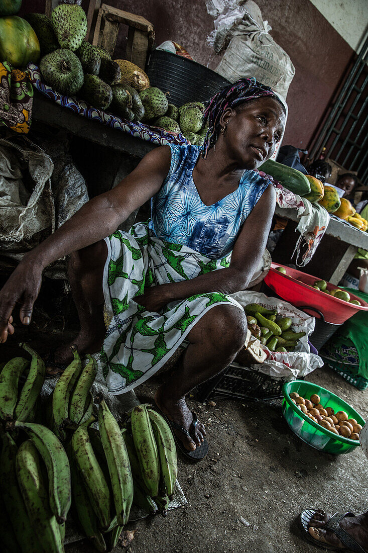 Local woman selling bananas on a public marketplace, Sao Tome, Sao Tome and Principe, Africa