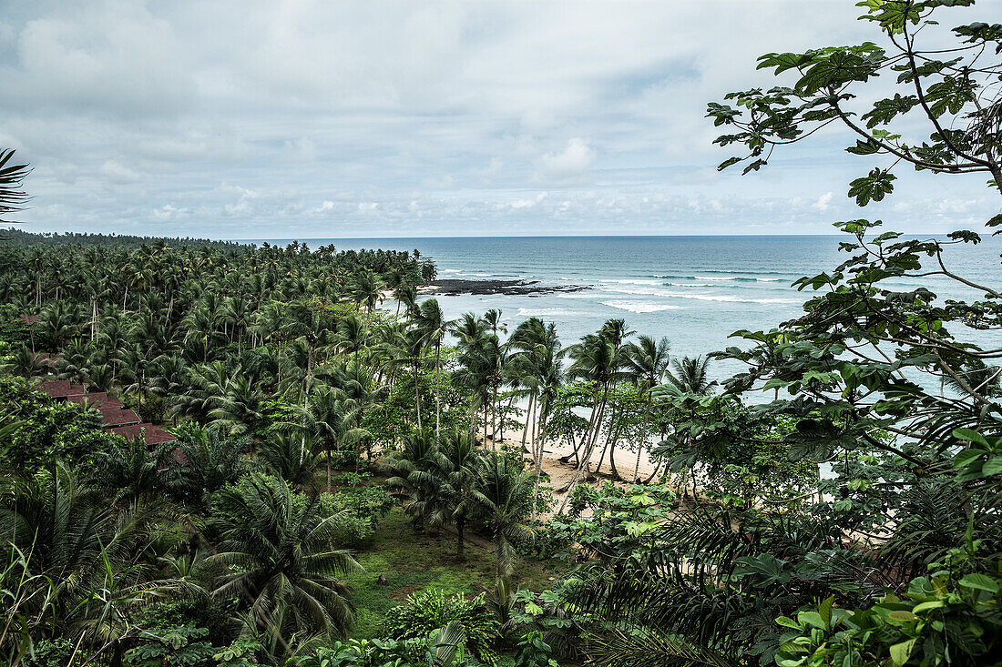 Schöne dicht bewachsene Bucht, Sao Tome, Sao Tome und Príncipe, Afrika