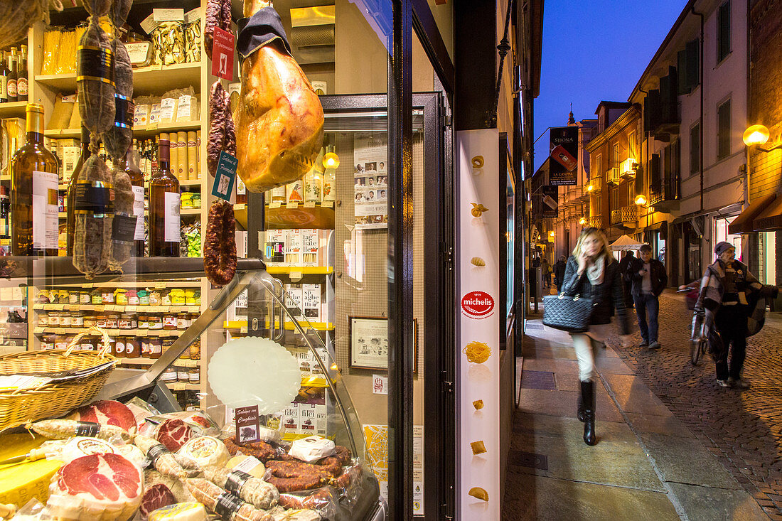 Gourmet, delicatessen shop in Alba during the Truffel Fair, Alba, Piedmont, Cuneo, Italy