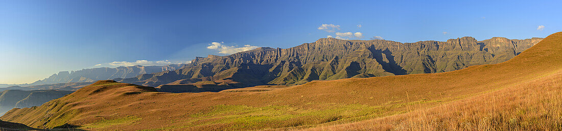 Panorama with Cathkin Peak, Monks Cowl, Champagne Castle, Windsor Castle, Castle Buttress, Thaba Chitja, Cockade and Elephant, from Cathedral Peak, Mlambonja Wilderness Area, Drakensberg, uKhahlamba-Drakensberg Park, UNESCO World Heritage Site Maloti-Drak