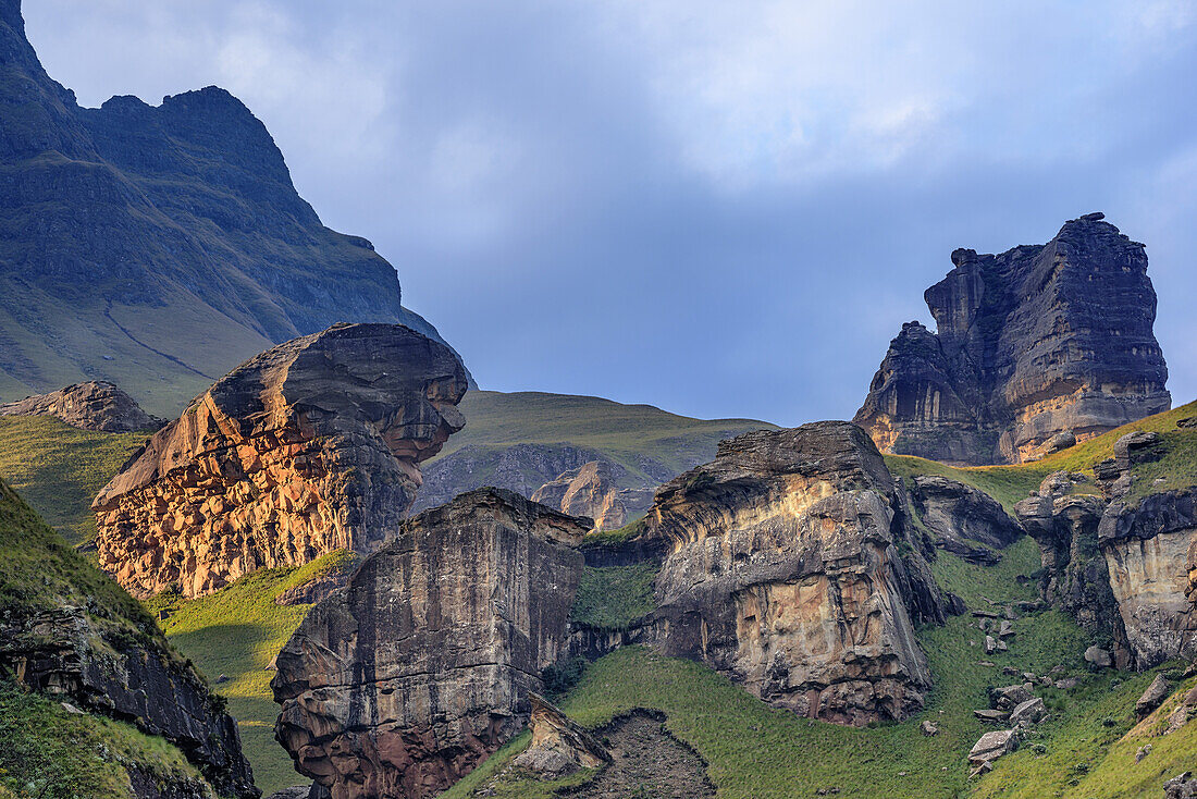 Bizarre rock formations in last sunlight, Garden Castle, Mzimkhulu Wilderness Area, Drakensberg, uKhahlamba-Drakensberg Park, UNESCO World Heritage Site Maloti-Drakensberg-Park, KwaZulu-Natal, South Africa
