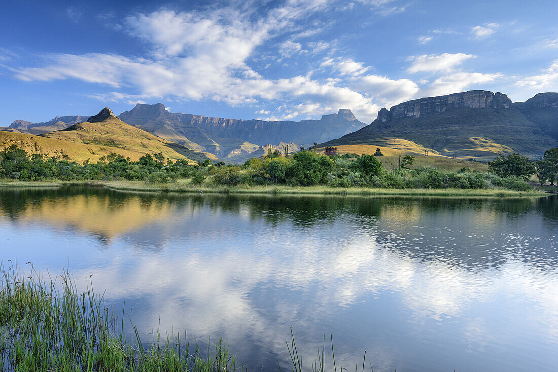 Lake in front of Amphitheatre with Eastern Buttress and Sentinel, Tugela Valley, Amphitheatre, Royal Natal, Drakensberg, uKhahlamba-Drakensberg Park, UNESCO World Heritage Site Maloti-Drakensberg-Park, KwaZulu-Natal, South Africa