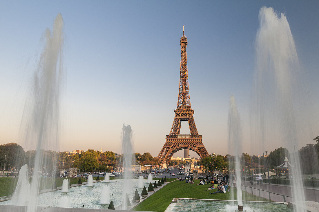 Eiffel Tower and fountains, Paris, France.
