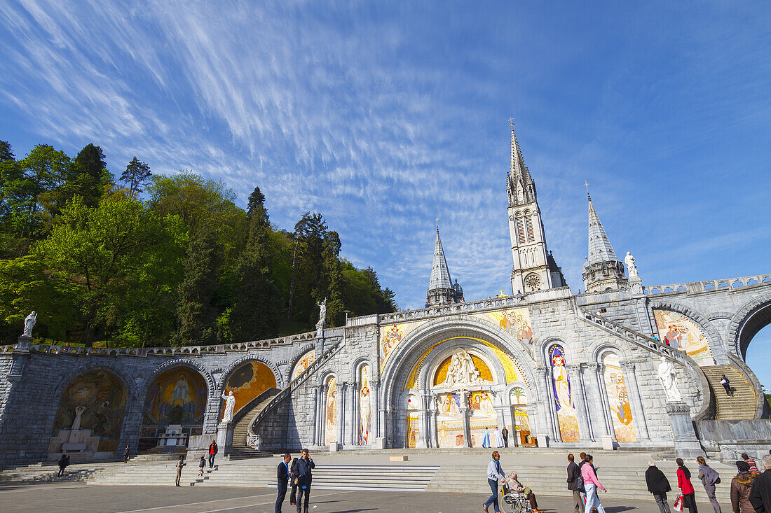 Rosary Basilica. Lourdes city.