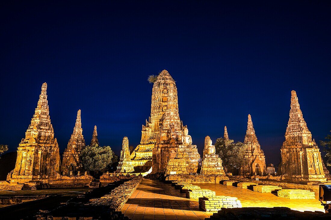 Asia. Thailand, Phra Nakhon Si Ayutthaya, old capital of Siam. Ayutthaya archaeological Park, classified UNESCO World Heritage. Wat Chai Watthanaramat by night.