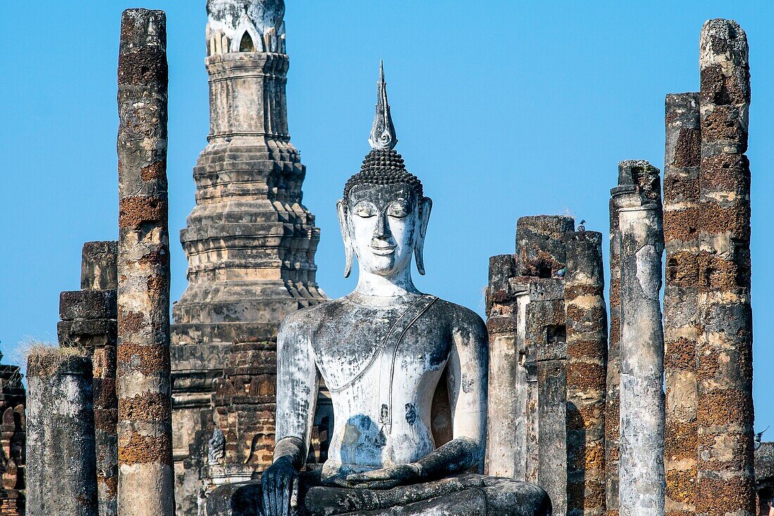 Asia. Thailand, Sukhothai, old capital of Siam. Sukhothai archaeological Park, classified UNESCO World Heritage. Wat Mahathat. Buddha statue.