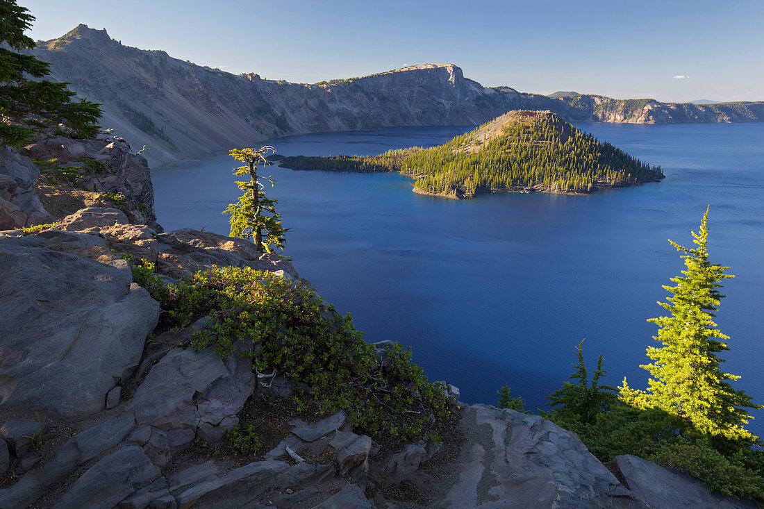 Wizard Island, Crater Lake National Park, Oregon, USA