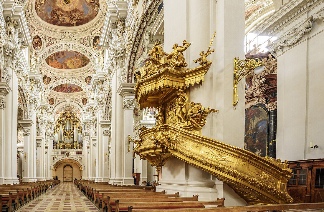 Interior of cathedral with golden pulpit, cathedral St. Stephan, Passau, Danube Bike Trail, Lower Bavaria, Bavaria, Germany