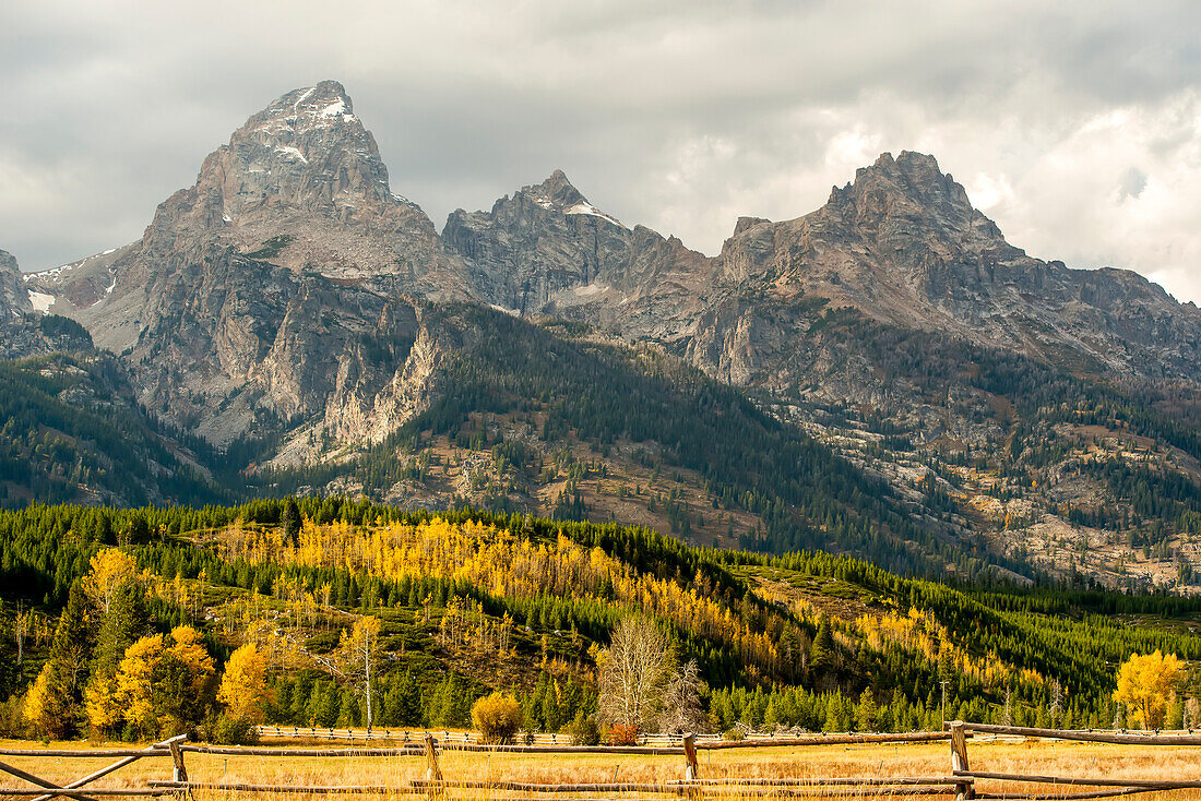 'Grand Teton range in autumn, Grand Teton National Park; Wyoming, United States of America'