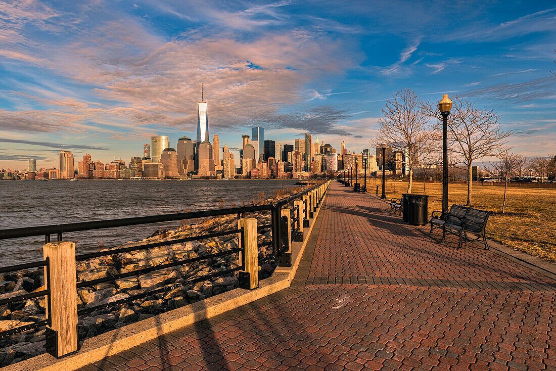 'Manhattan skyline at sunset, Liberty State Park; Jersey City, New Jersey, United States of America'