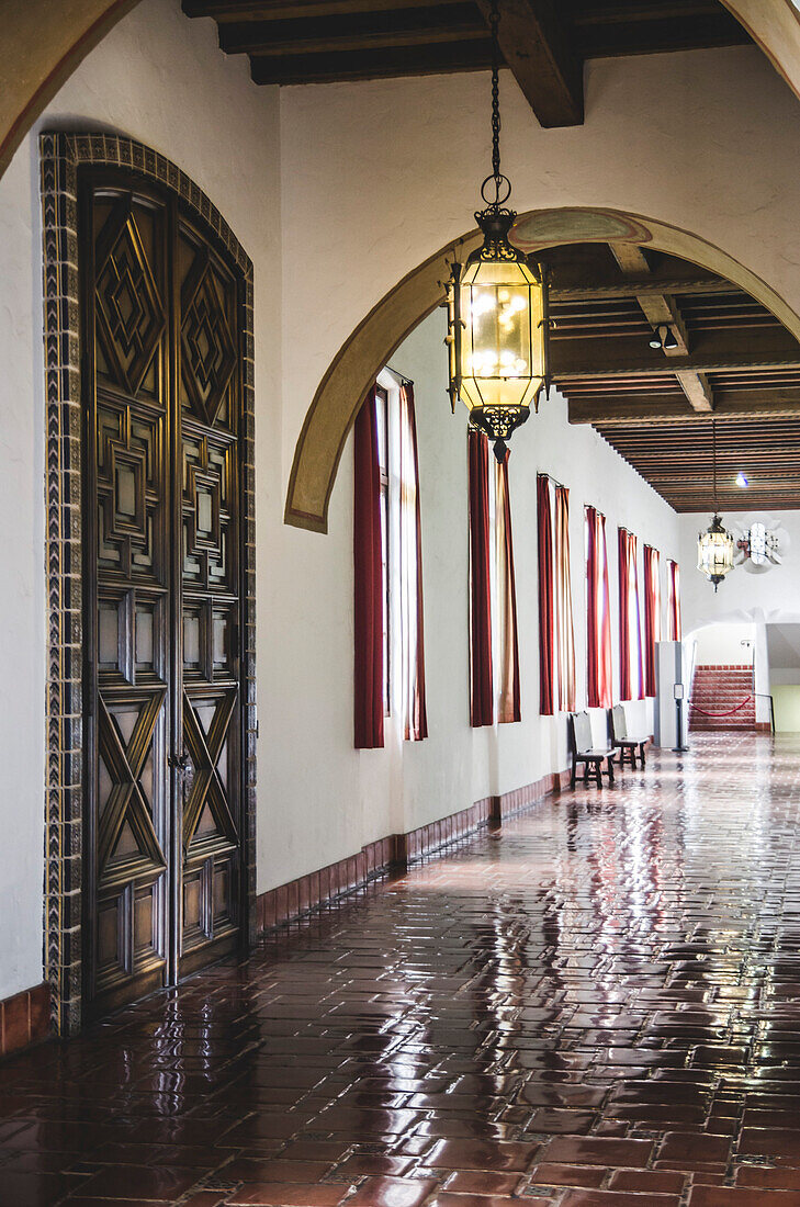 Corridor, Santa Barbara County Courthouse, California, USA